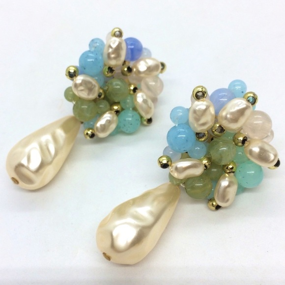 3/$30 VINTAGE 60S FAUX PEARL CLUSTER GREEN BLUE BUTTON DANGLE EARRINGS MCM - Picture 6 of 12